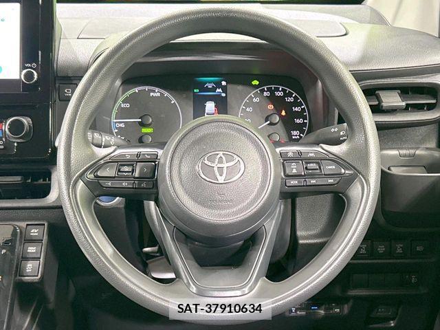 Toyota SIENTA 2023-04 7330108-11
