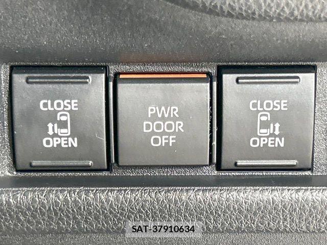 Toyota SIENTA 2023-04 7330108-5