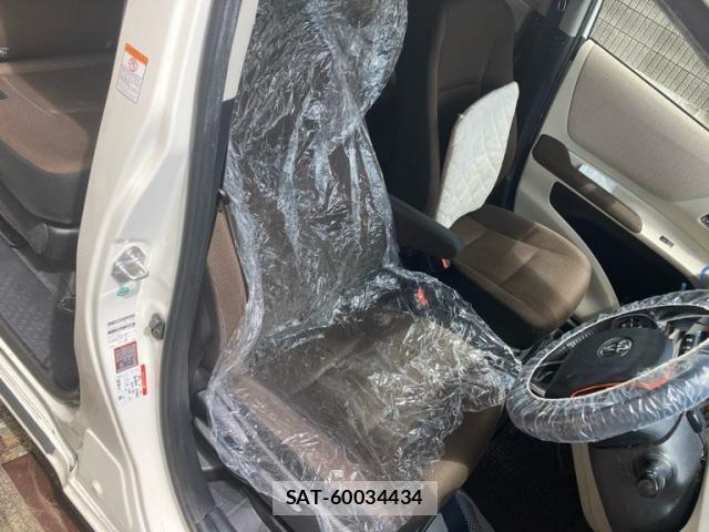 Toyota SIENTA 2017-09 7330123-9