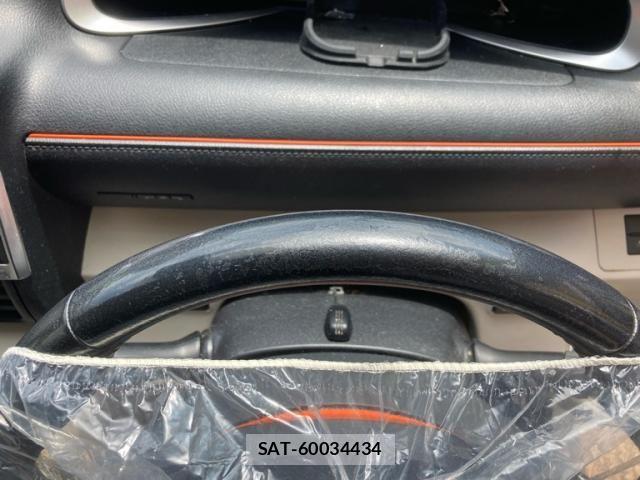 Toyota SIENTA 2017-09 7330123-10