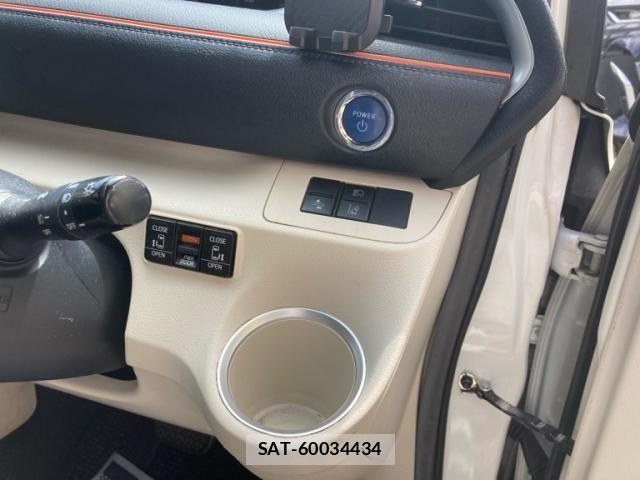 Toyota SIENTA 2017-09 7330123-12