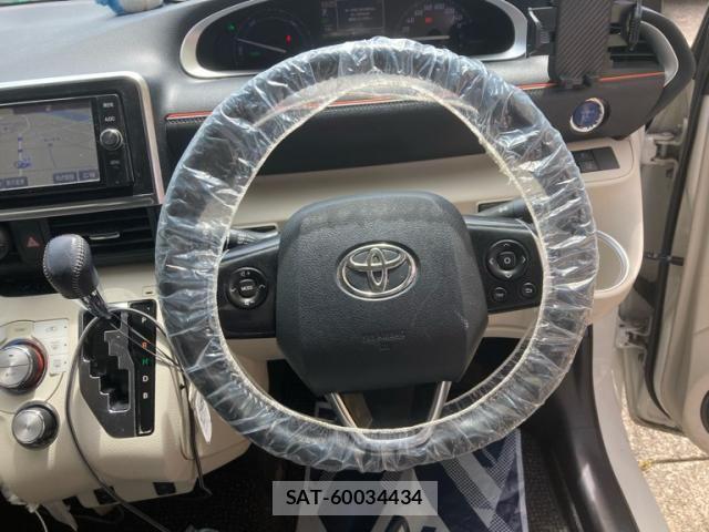 Toyota SIENTA 2017-09 7330123-13
