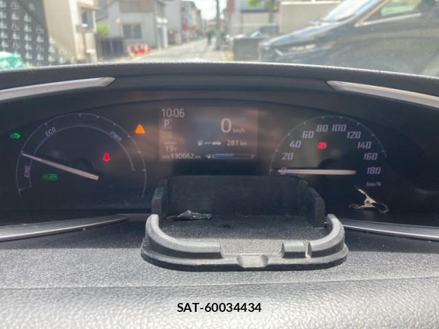 Toyota SIENTA 2017-09 7330123-14