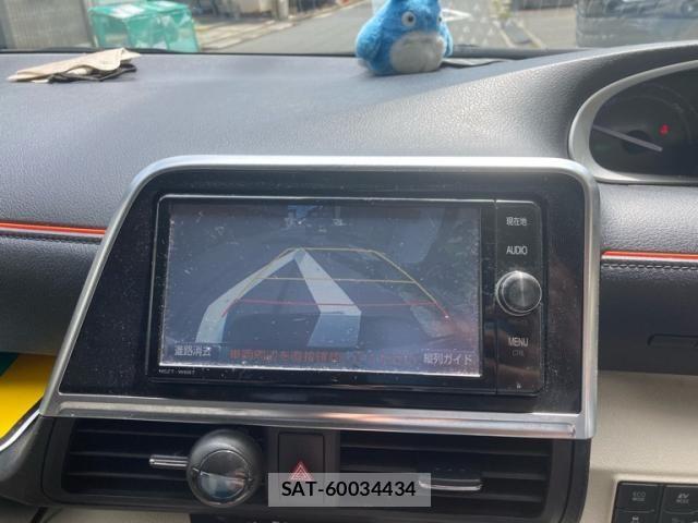 Toyota SIENTA 2017-09 7330123-15