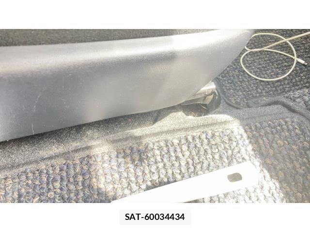 Toyota SIENTA 2017-09 7330123-21