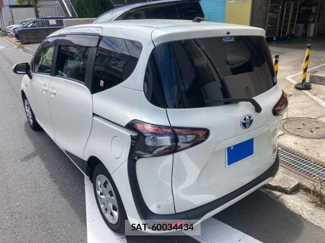 Toyota SIENTA 2017-09 7330123-3
