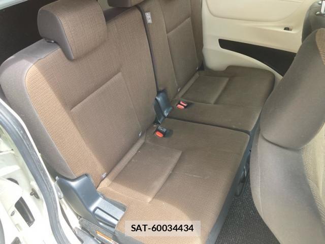 Toyota SIENTA 2017-09 7330123-8