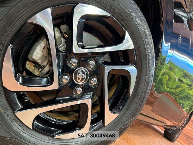 Toyota SIENTA 2022-10 7359840-13