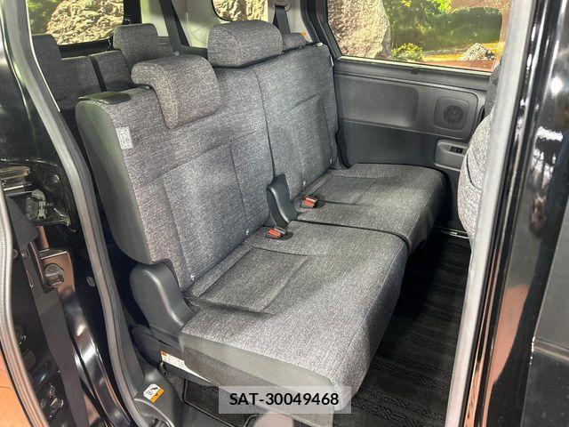 Toyota SIENTA 2022-10 7359840-8