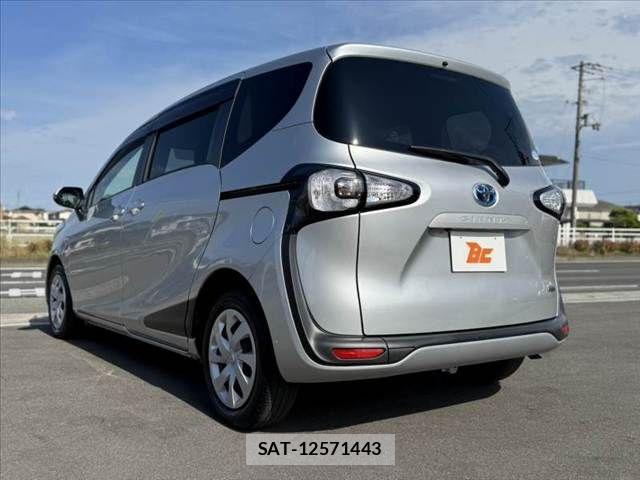 Toyota SIENTA 2017-04 7359860-12