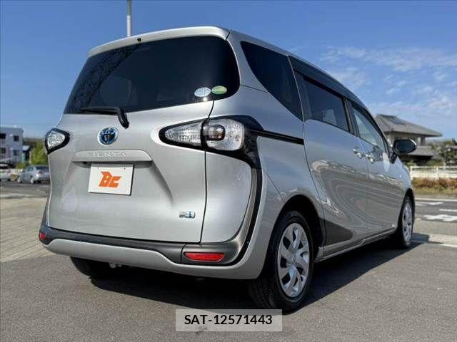 Toyota SIENTA 2017-04 7359860-14
