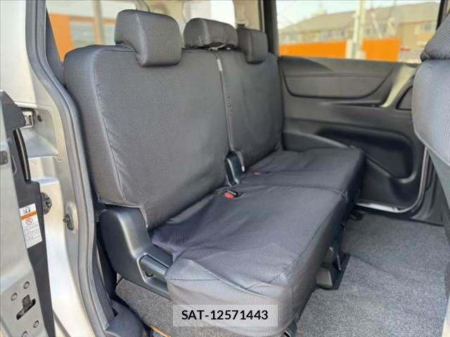 Toyota SIENTA 2017-04 7359860-18