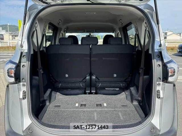 Toyota SIENTA 2017-04 7359860-20