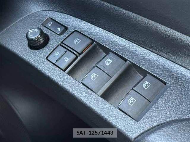 Toyota SIENTA 2017-04 7359860-26
