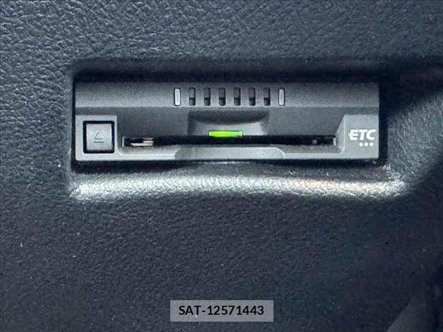Toyota SIENTA 2017-04 7359860-27
