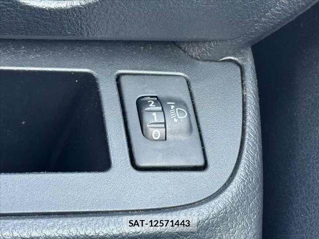 Toyota SIENTA 2017-04 7359860-29
