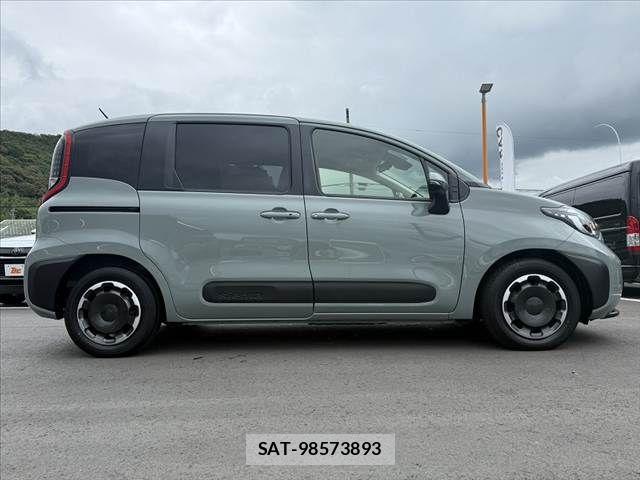 Toyota SIENTA 2023-09 7359848-11
