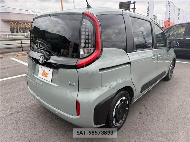 Toyota SIENTA 2023-09 7359848-12