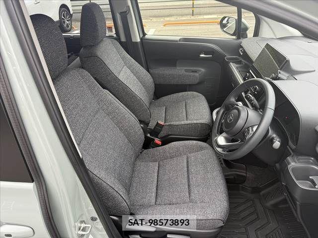 Toyota SIENTA 2023-09 7359848-15