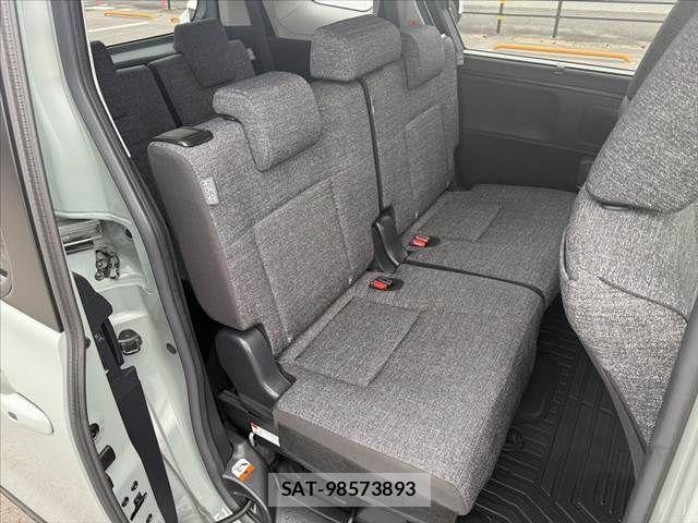 Toyota SIENTA 2023-09 7359848-17