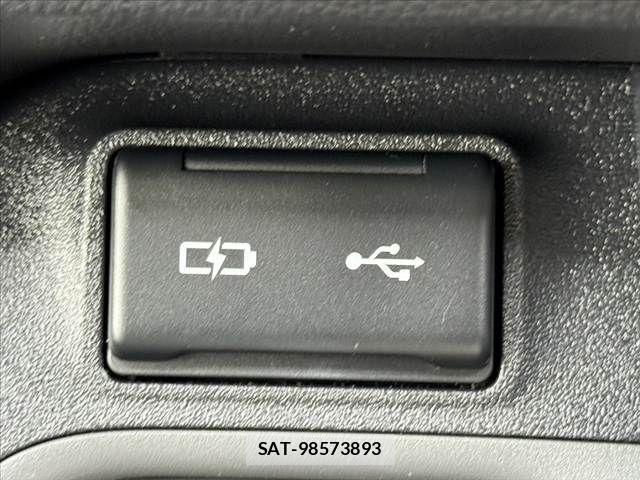 Toyota SIENTA 2023-09 7359848-28