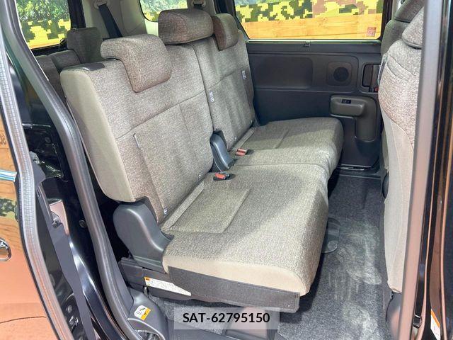 Toyota SIENTA 2026-04 7359838-9