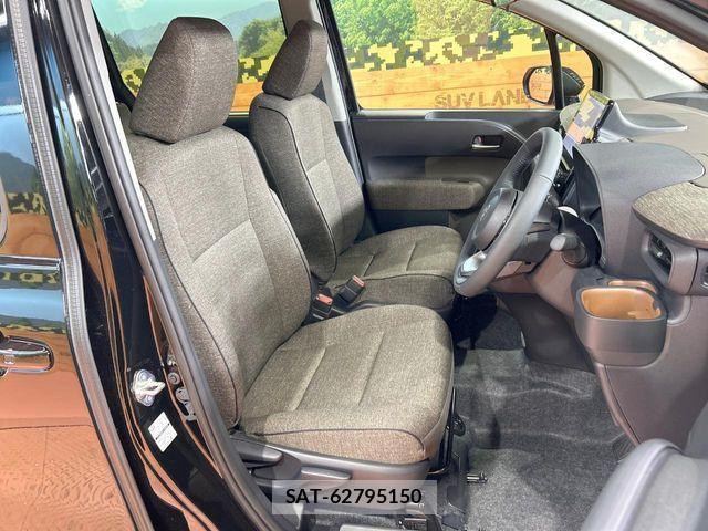 Toyota SIENTA 2026-04 7359838-8