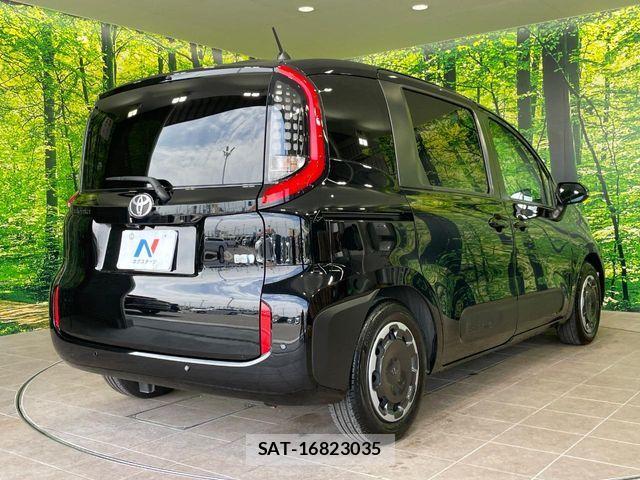 Toyota SIENTA 2022-11 7359844-17