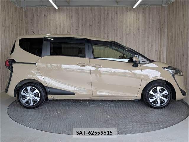 Toyota SIENTA 2021-01 7359858-19
