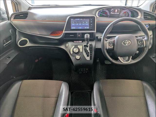 Toyota SIENTA 2021-01 7359858-2