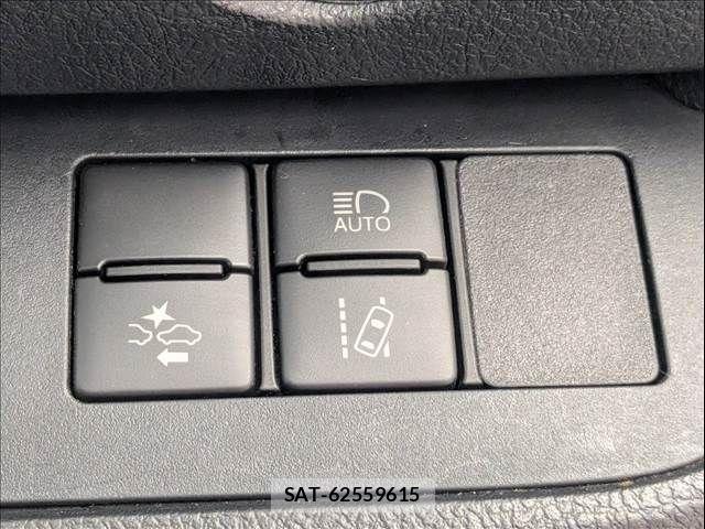 Toyota SIENTA 2021-01 7359858-7