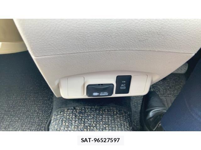Toyota SIENTA 2015-10 7359855-18