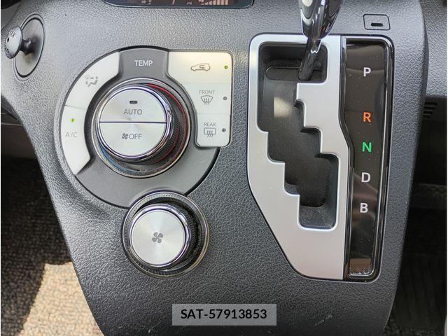 Toyota SIENTA 2019-03 7394114-8