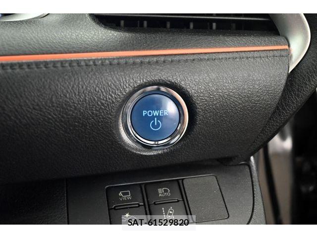Toyota SIENTA 2020-10 7394111-24