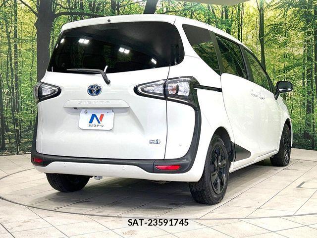 Toyota SIENTA 2022-04 7394100-17