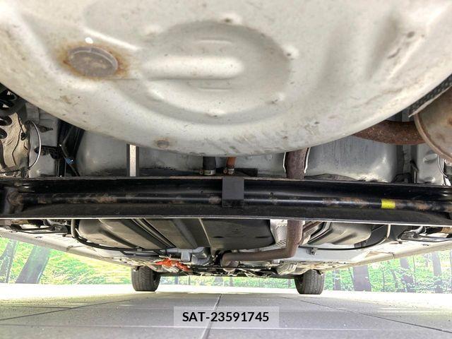 Toyota SIENTA 2022-04 7394100-19