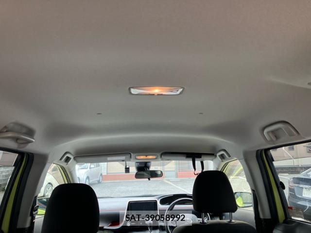 Toyota SIENTA 2019-11 7394101-12