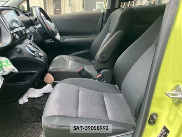 Toyota SIENTA 2019-11 7394101-14