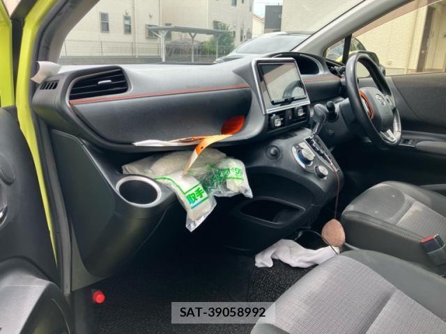 Toyota SIENTA 2019-11 7394101-15