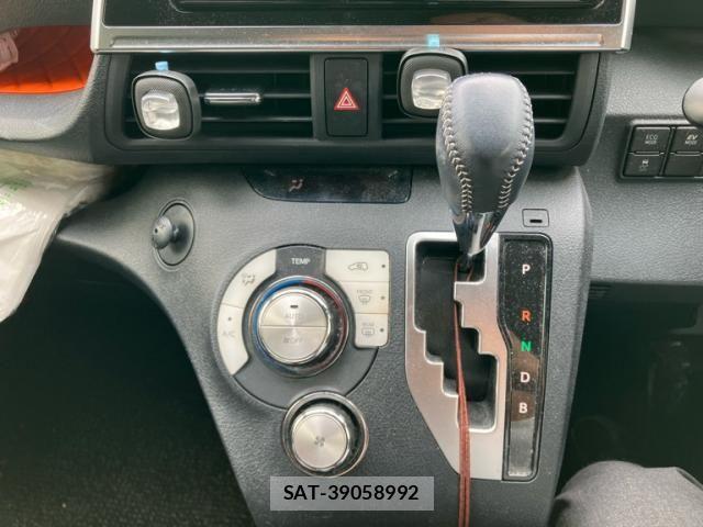 Toyota SIENTA 2019-11 7394101-22