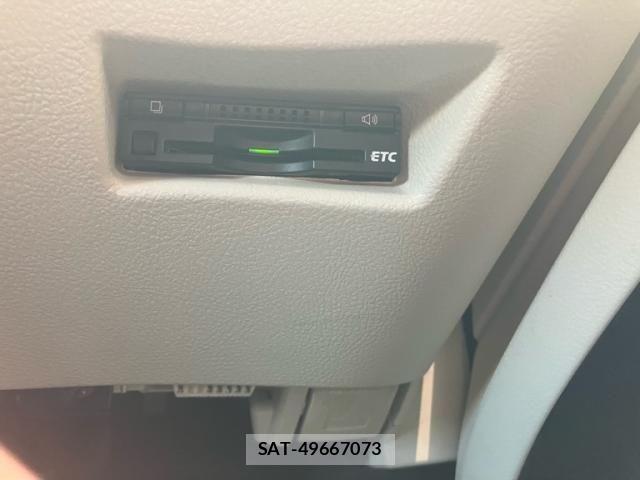 Toyota SIENTA 2015-07 7393714-16