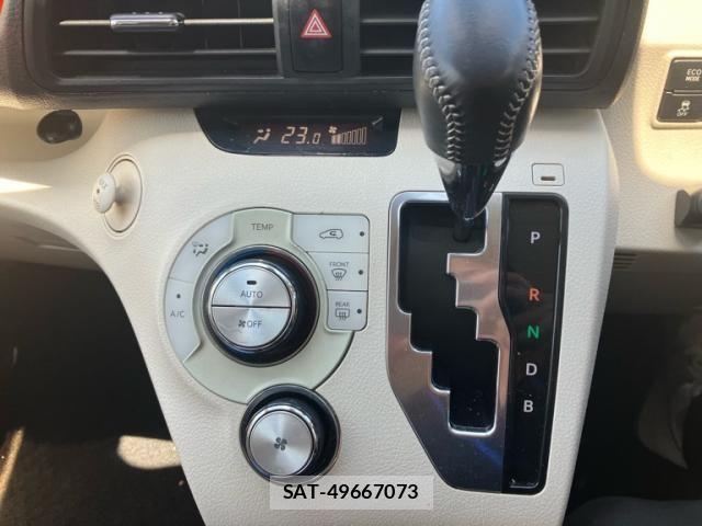 Toyota SIENTA 2015-07 7393714-18