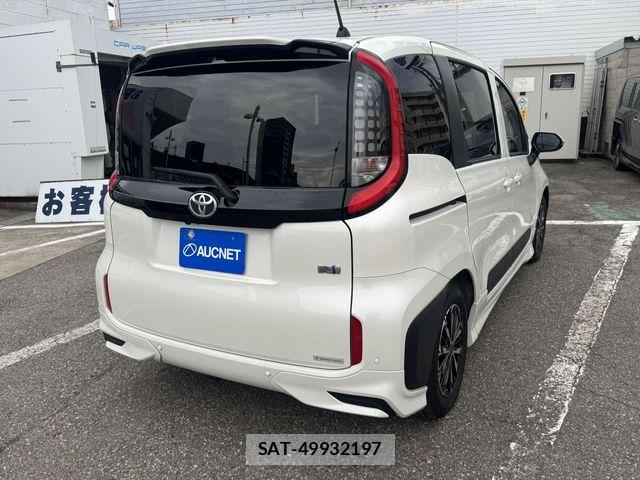 Toyota SIENTA 2024-01 7457801-4