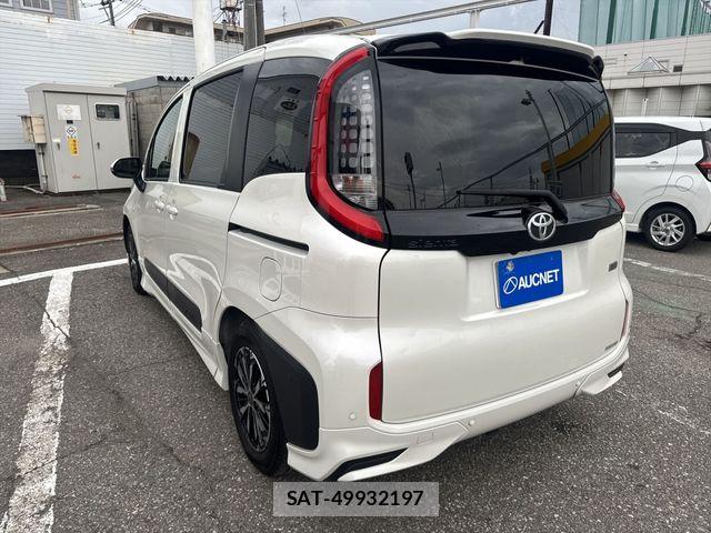 Toyota SIENTA 2024-01 7457801-6