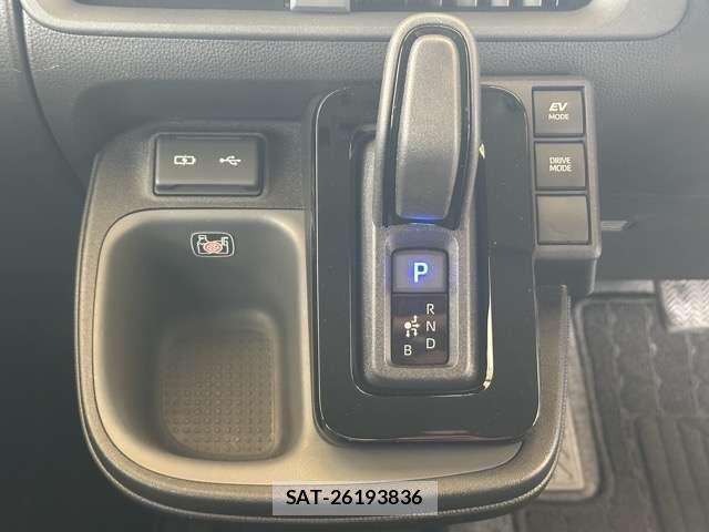 Toyota SIENTA 2025-07 7457793-18