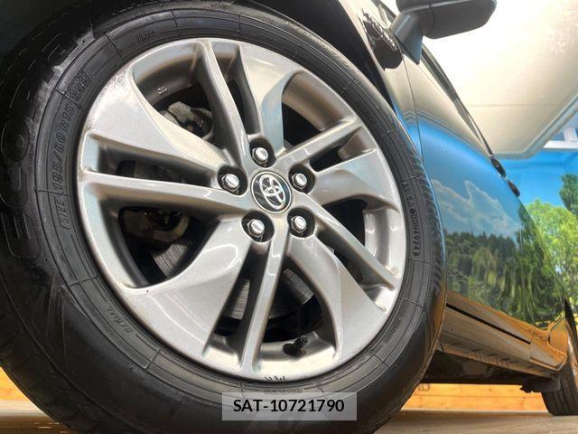 Toyota SIENTA 2015-11 7457826-13