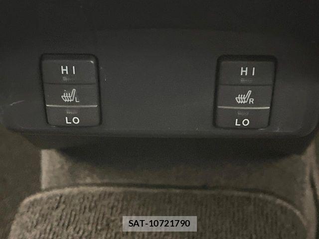 Toyota SIENTA 2015-11 7457826-5