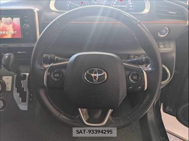 Toyota SIENTA 2016-11 7457821-14