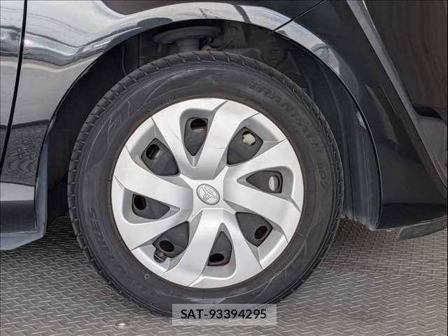 Toyota SIENTA 2016-11 7457821-17