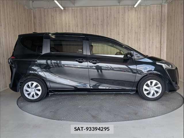 Toyota SIENTA 2016-11 7457821-20